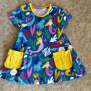 Mini Boden Colorful Mermaid Print tunic with Pockets size 4/5